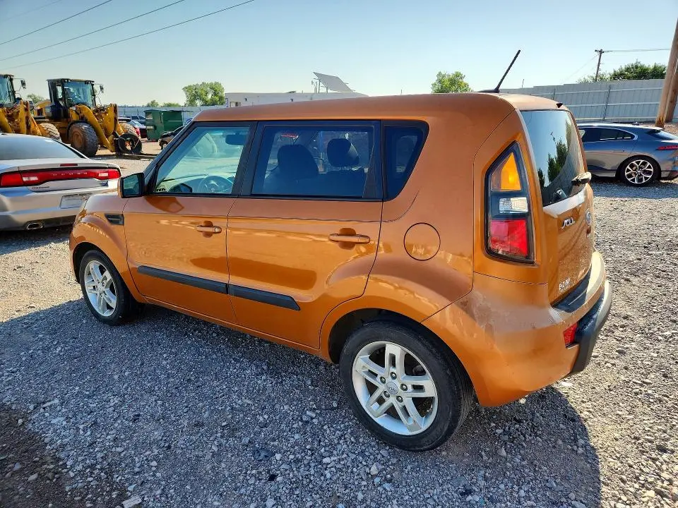 2011 KIA SOUL +  