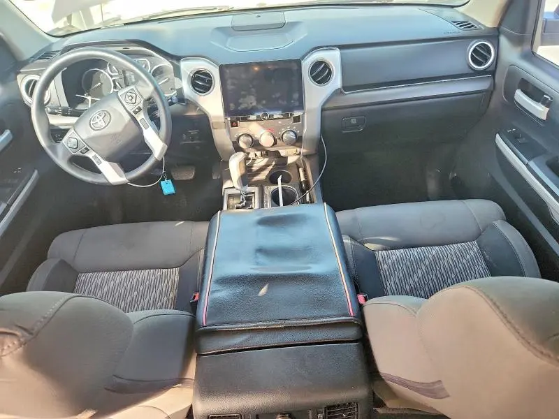 2020 TOYOTA TUNDRA CREWMAX SR5  