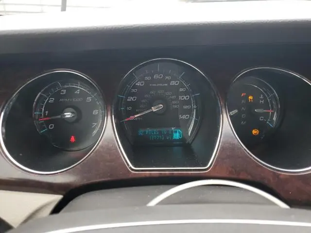 2011 FORD TAURUS LIMITED  