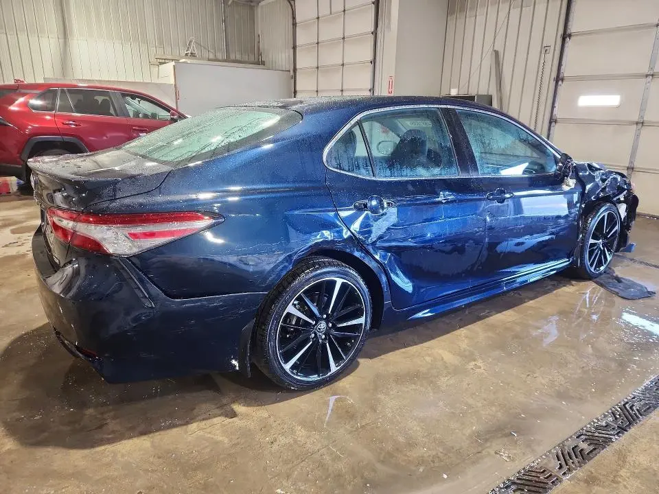 2018 TOYOTA CAMRY XSE  