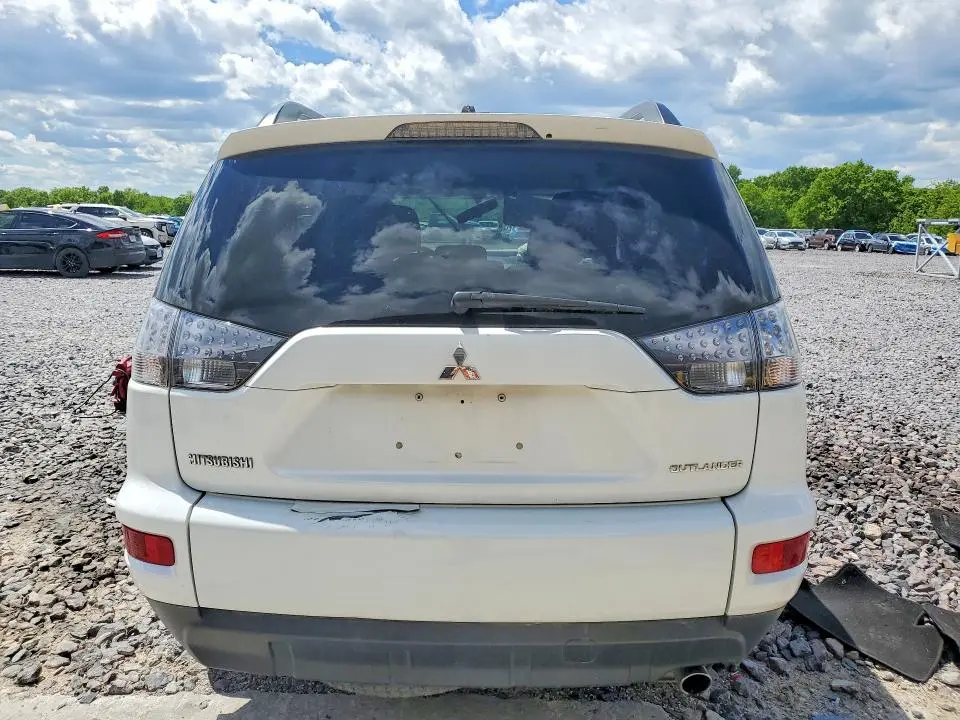 2013 MITSUBISHI OUTLANDER ES  
