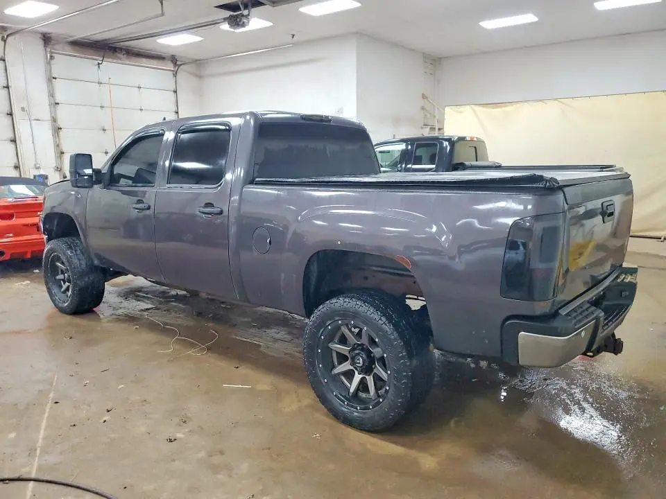2011 GMC SIERRA K2500 SLE  