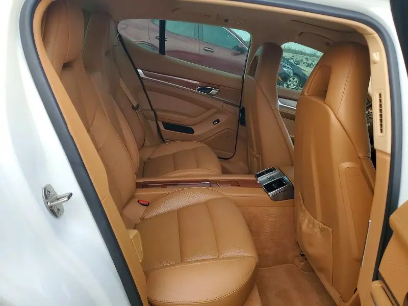2013 PORSCHE PANAMERA 2  