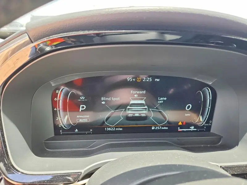 2025 INFINITI QX60 LUXE  