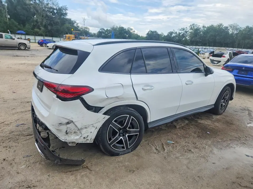 2024 MERCEDES-BENZ GLC 300  