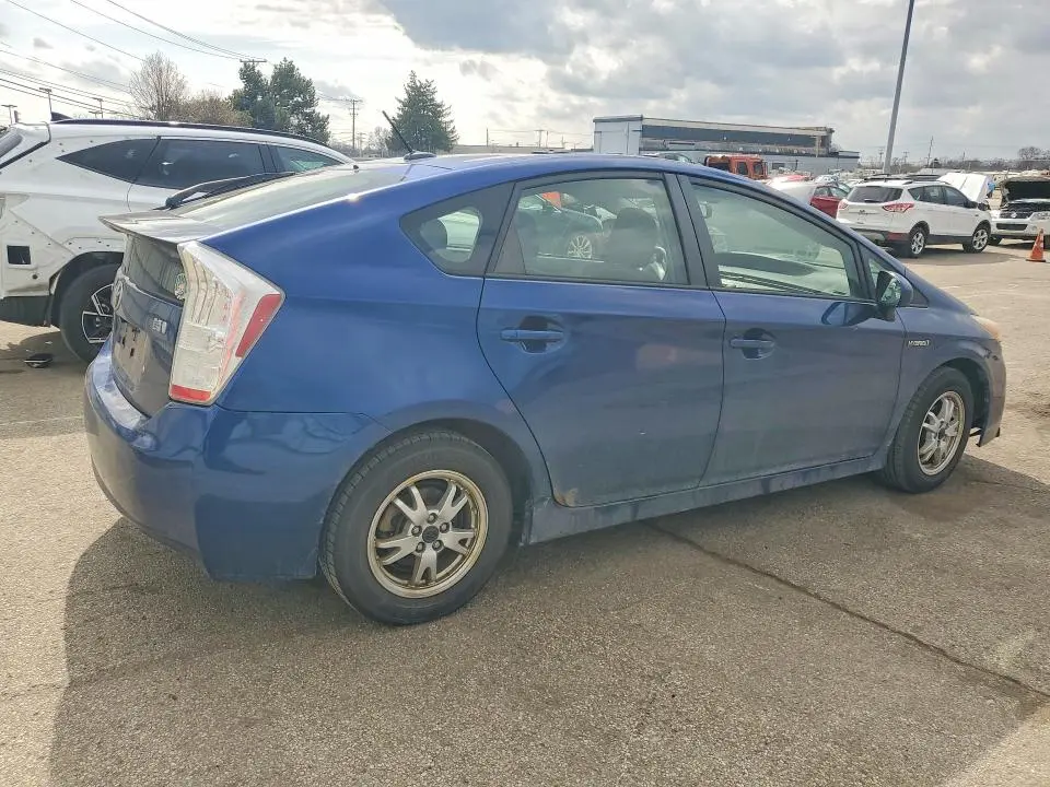 2011 TOYOTA PRIUS THREE  