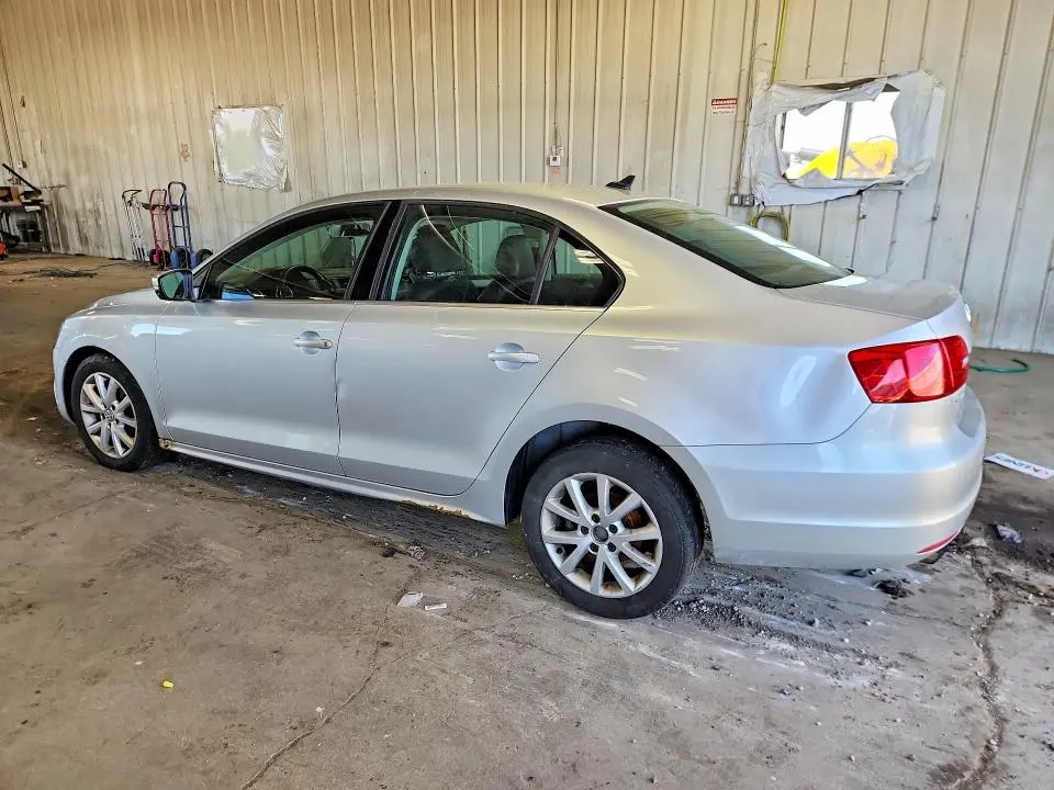 2013 VOLKSWAGEN JETTA SE  