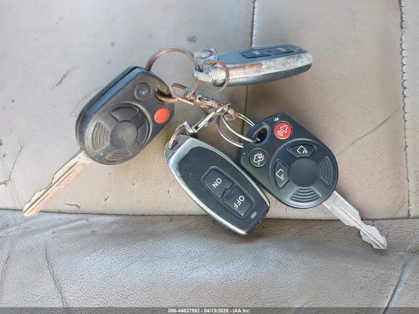 2010 FORD ESCAPE LIMITED