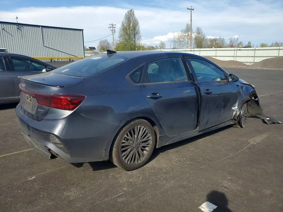 2023 KIA FORTE GT LINE  