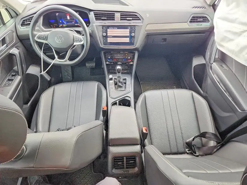 2022 VOLKSWAGEN TIGUAN SE  