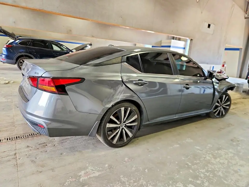 2019 NISSAN ALTIMA SR  