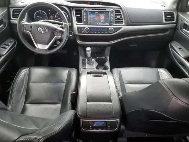 2018 TOYOTA HIGHLANDER SE