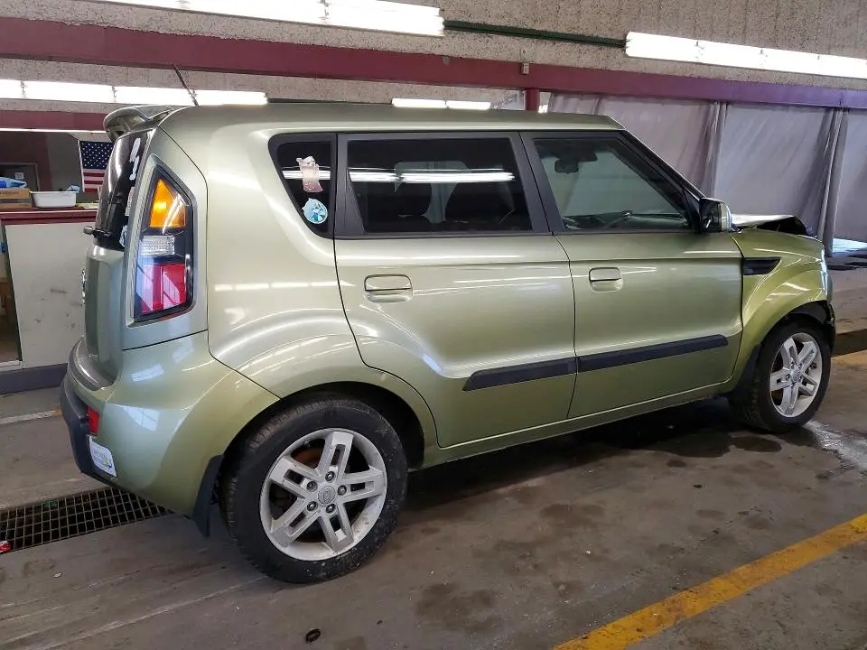 2010 KIA SOUL +  
