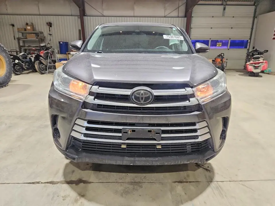 2018 TOYOTA HIGHLANDER LE  