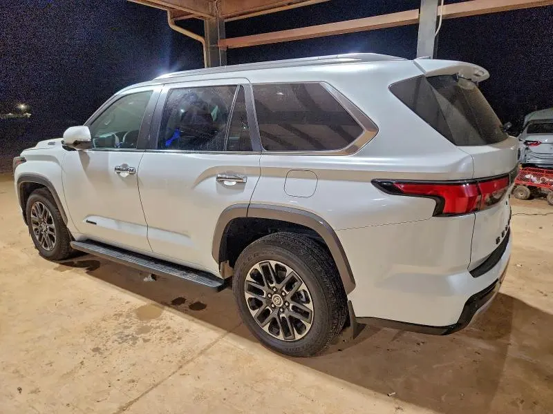 2024 TOYOTA SEQUOIA SR5  