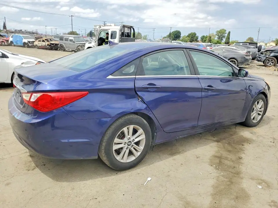 2011 HYUNDAI SONATA GLS  