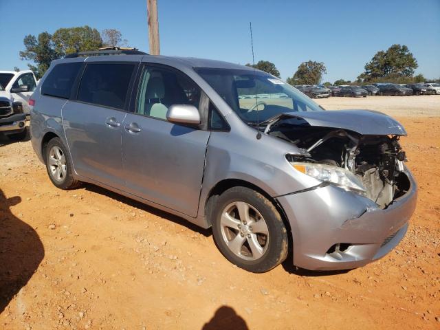 2014 TOYOTA SIENNA LE