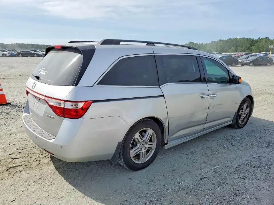 2011 HONDA ODYSSEY TOURING  