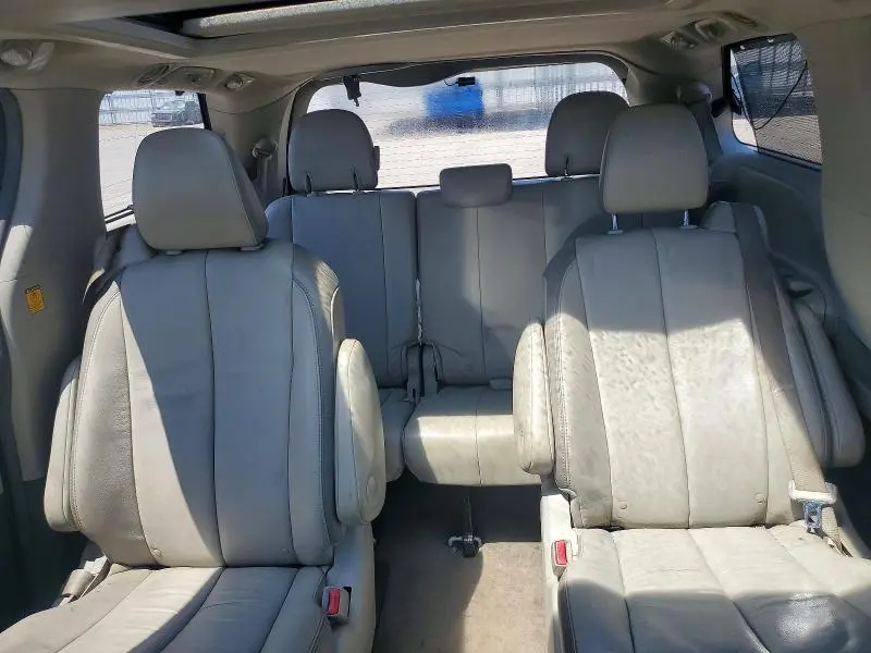 2013 TOYOTA SIENNA LIMITED 7-PASSENGER  