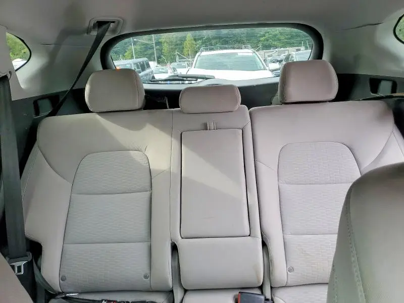 2021 HYUNDAI TUCSON SE  