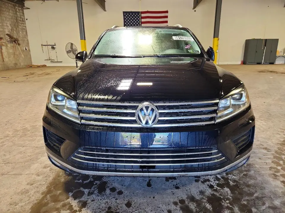 2016 VOLKSWAGEN TOUAREG SPORT  