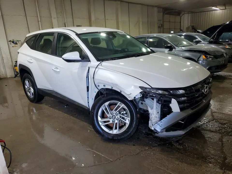 2025 HYUNDAI TUCSON SE  