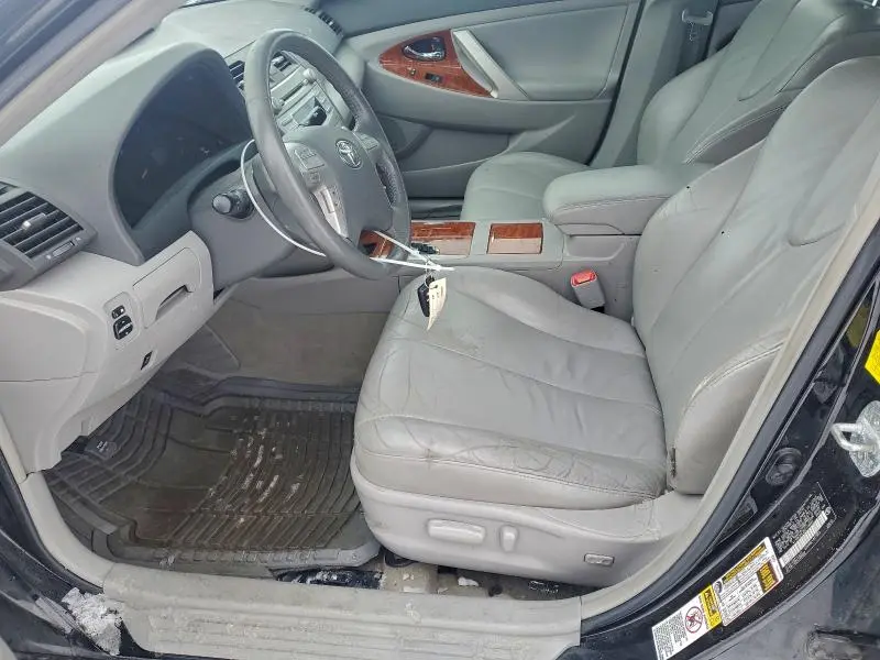 2011 TOYOTA CAMRY SE  