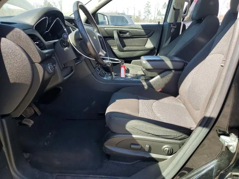 2017 CHEVROLET TRAVERSE LT  