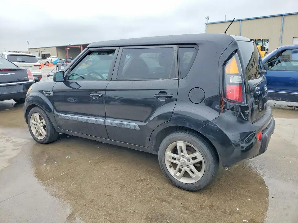 2011 KIA SOUL +  