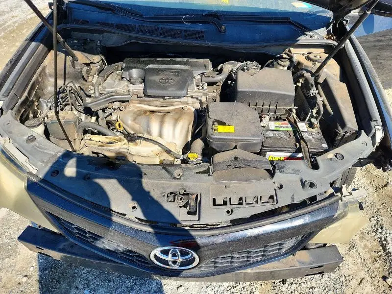2013 TOYOTA CAMRY SE  