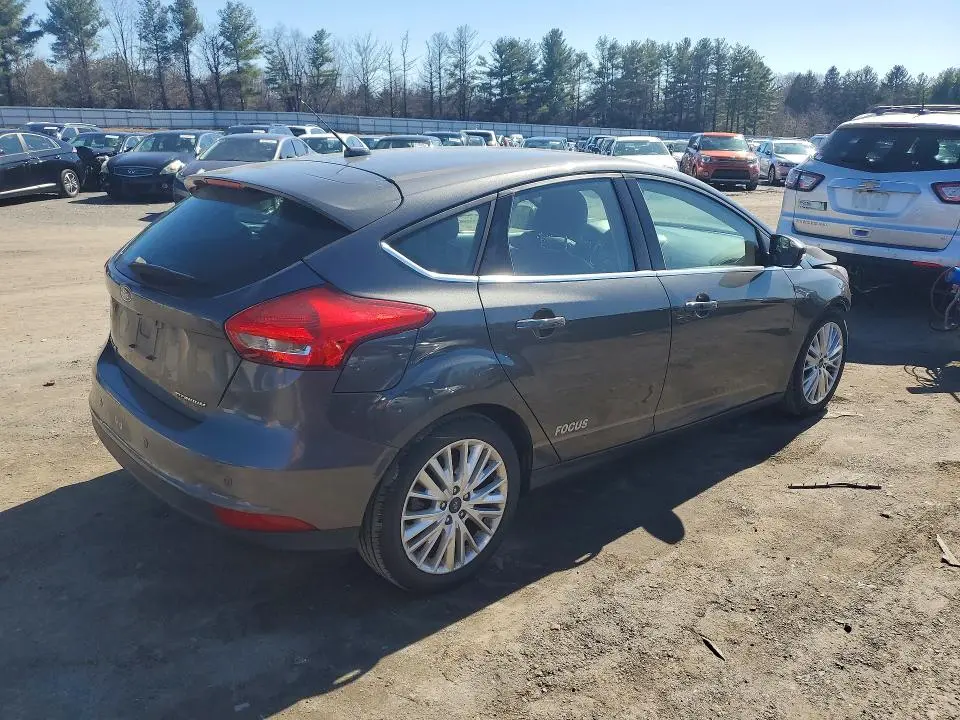 2017 FORD FOCUS TITANIUM  