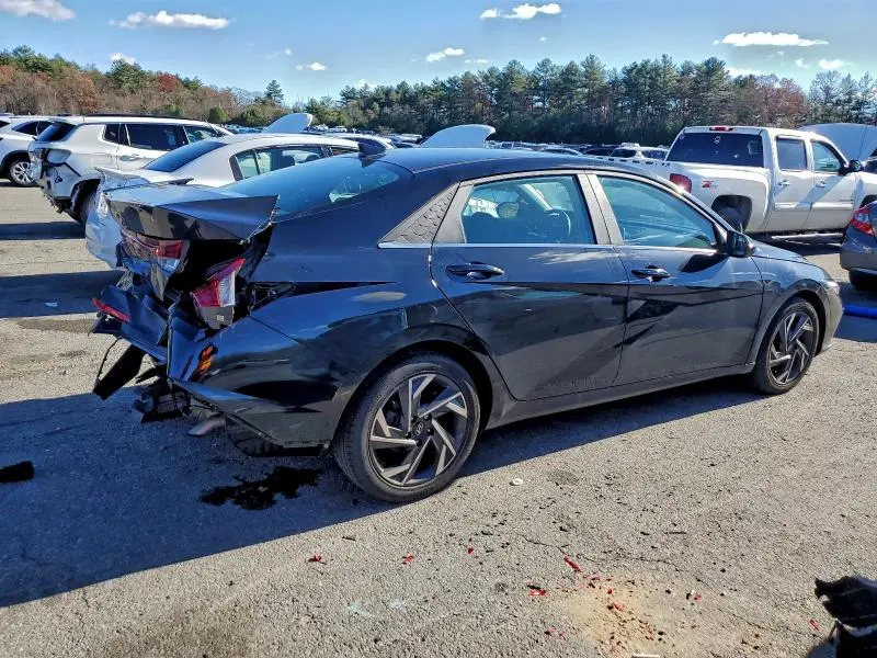 2024 HYUNDAI ELANTRA SEL  