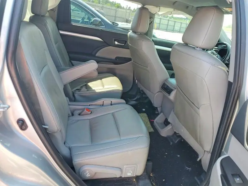 2019 TOYOTA HIGHLANDER XLE  