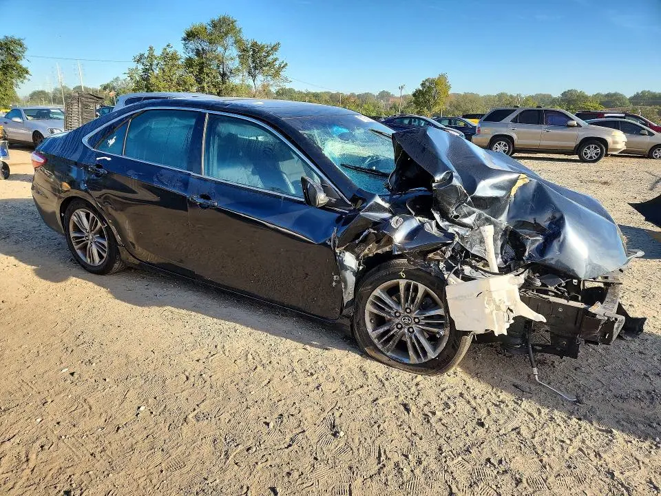 2017 TOYOTA CAMRY SE  