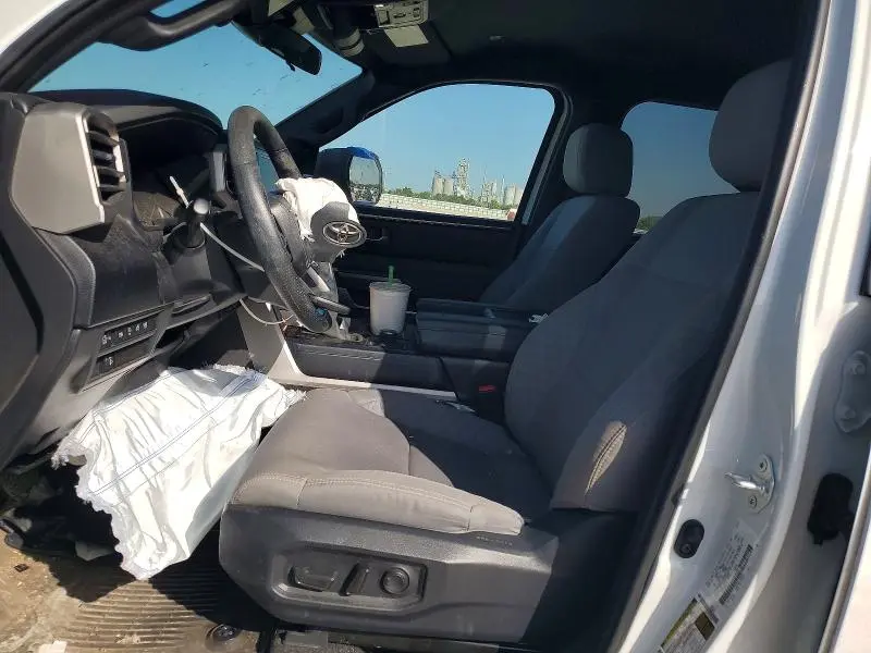 2025 TOYOTA TUNDRA SR5  