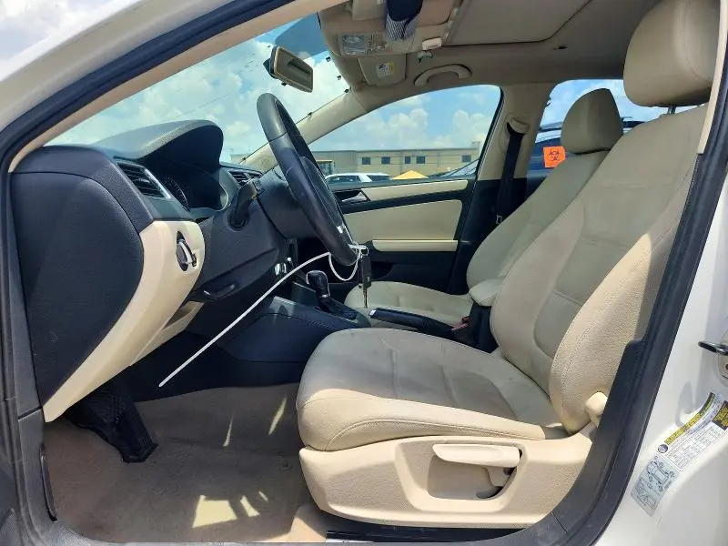 2012 VOLKSWAGEN JETTA SE  