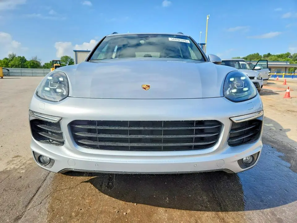 2017 PORSCHE CAYENNE   