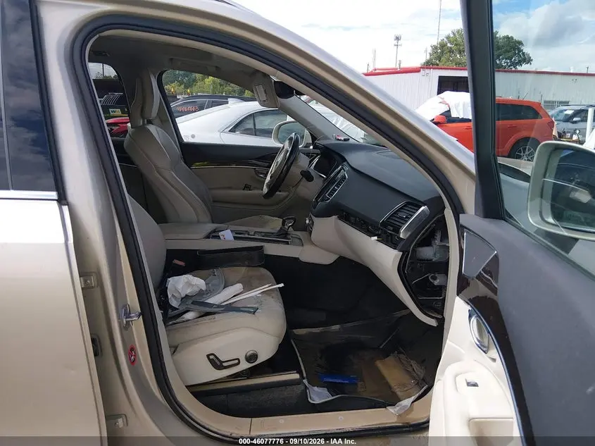 2017 VOLVO XC90 T5 MOMENTUM