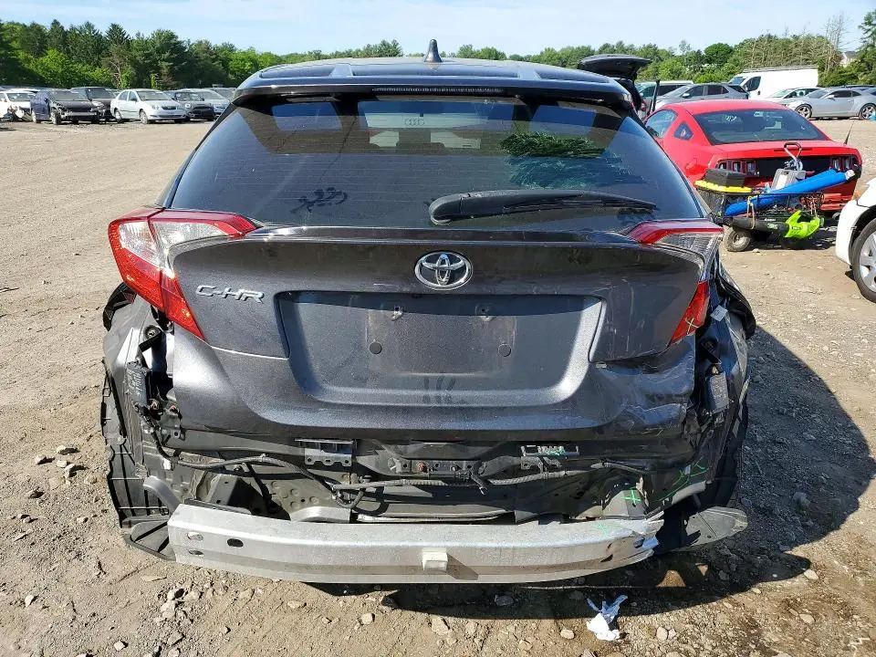 2020 TOYOTA C-HR XLE  