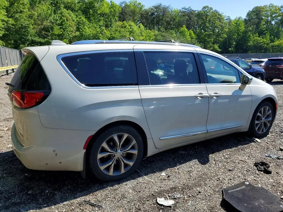 2017 CHRYSLER PACIFICA LIMITED  