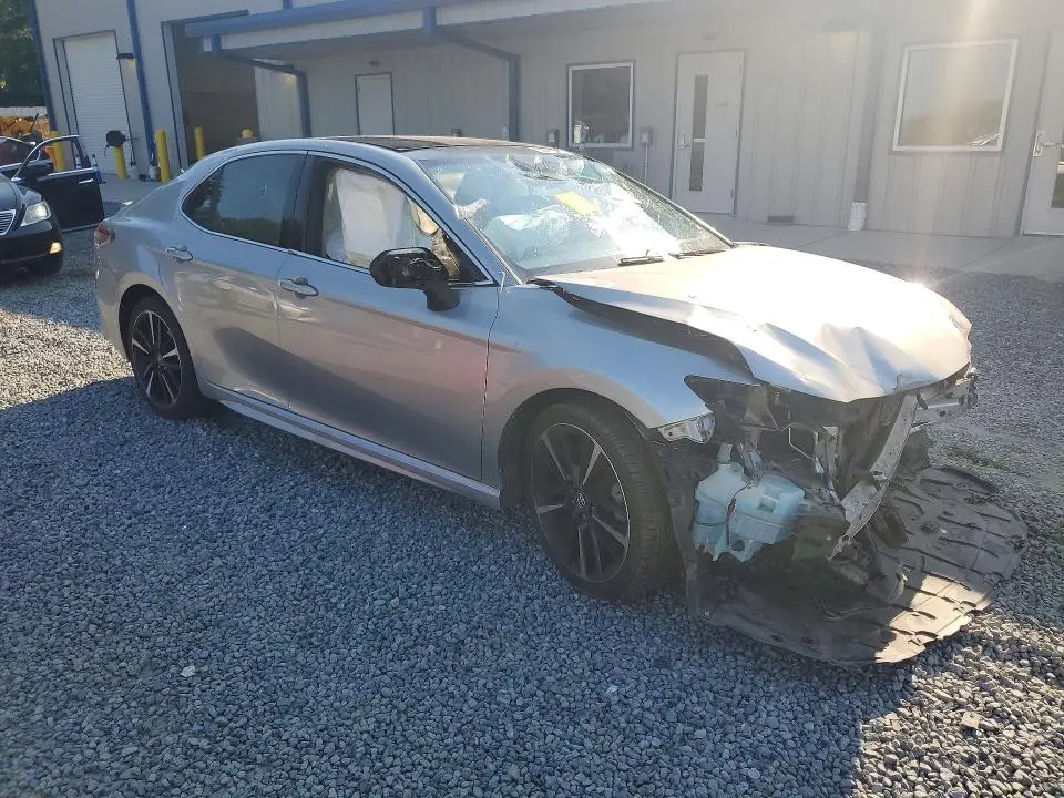 2018 TOYOTA CAMRY XSE  