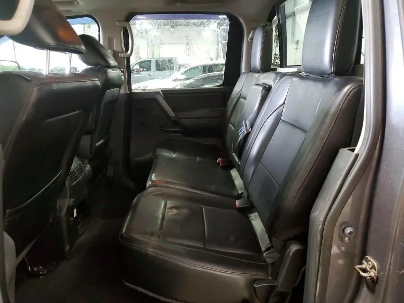 2014 NISSAN TITAN SV  