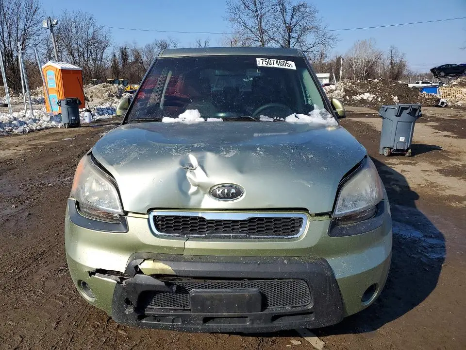 2011 KIA SOUL +  