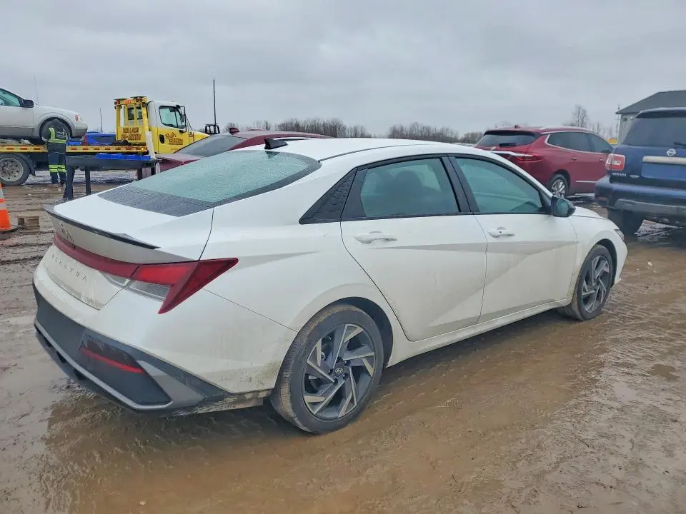 2025 HYUNDAI ELANTRA SEL SPORT  