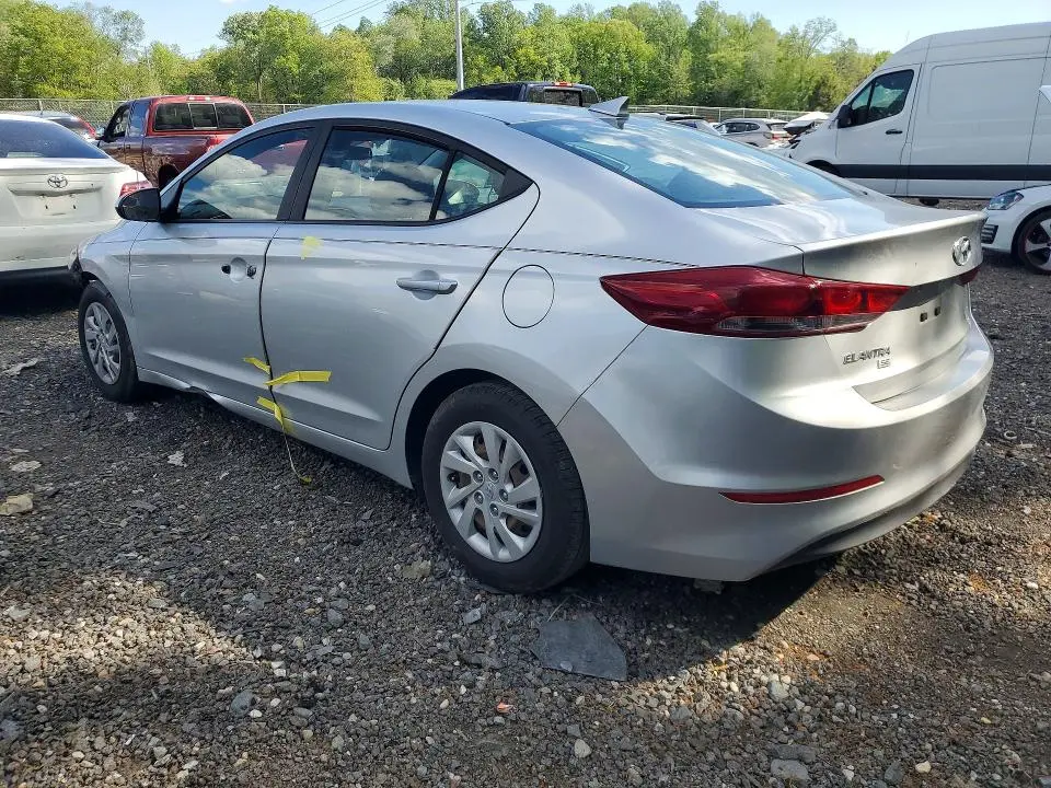 2018 HYUNDAI ELANTRA SE  