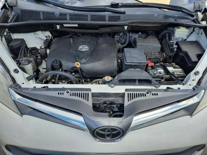 2020 TOYOTA SIENNA XLE 8-PASSENGER  