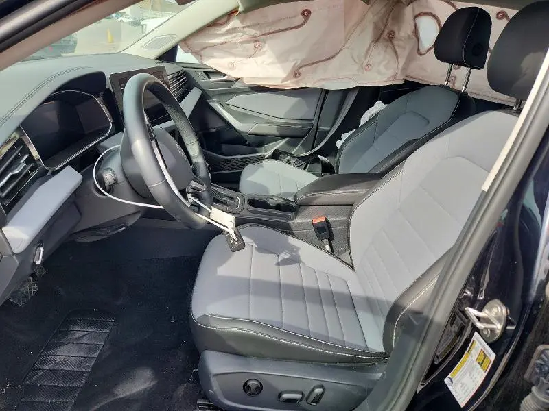 2025 VOLKSWAGEN JETTA SE  