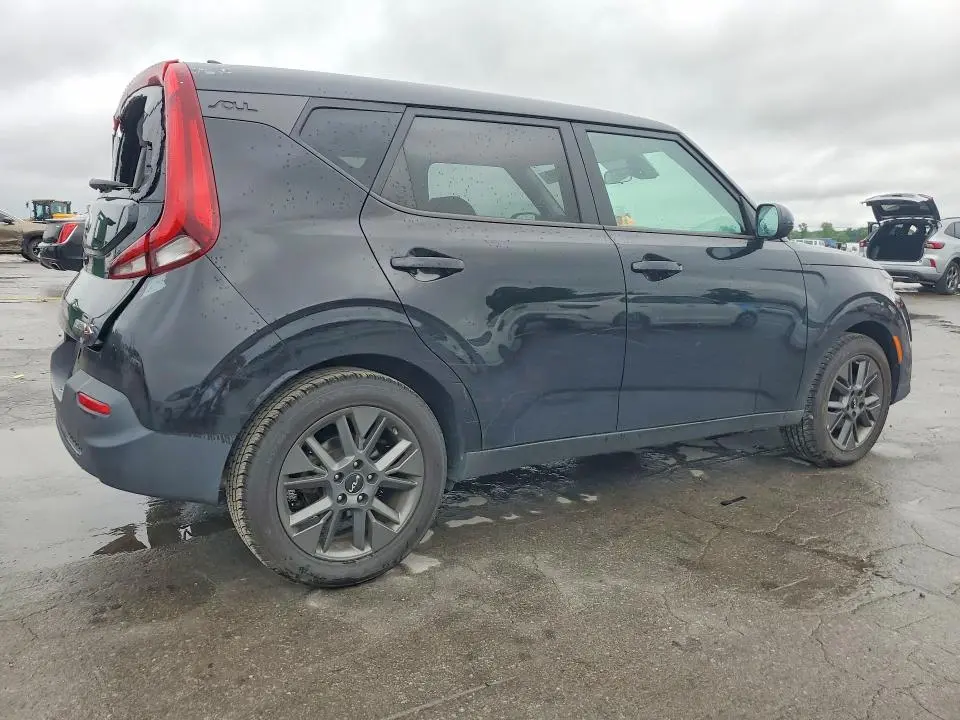 2021 KIA SOUL S  