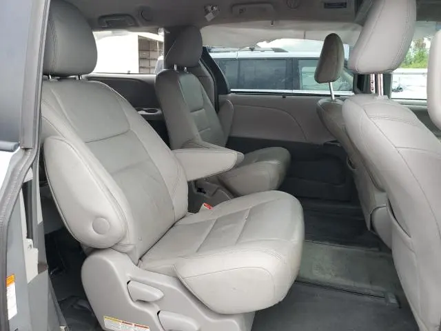 2015 TOYOTA SIENNA XLE  