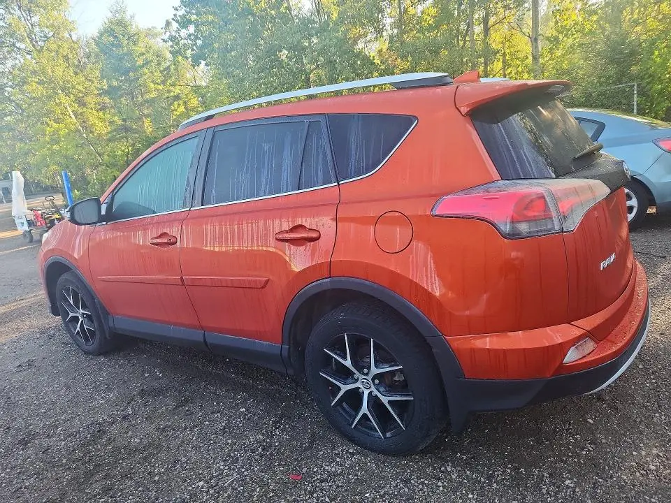 2016 TOYOTA RAV4 SE  